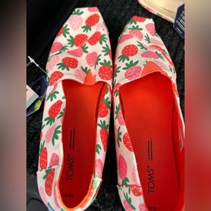 TOMS flats